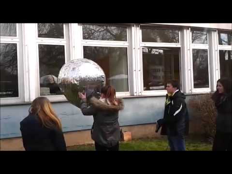 Heißluftballon gebaut aus Rettungsfolie - BS Witzenhausen 2015