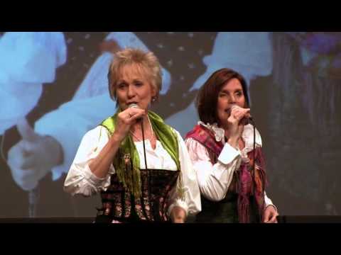 Zwei weisse Schwäne