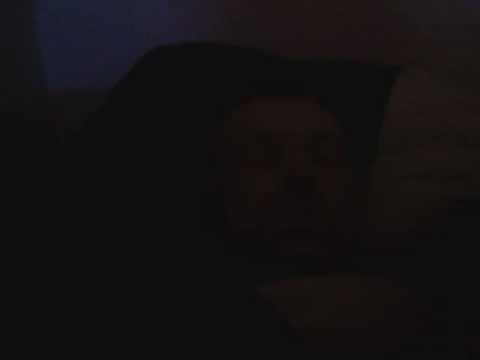 Fylltratten sover , Försöker väcka honom