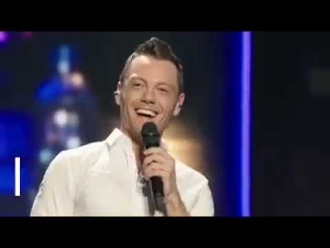 Tiziano Ferro - El Regalo Más Grande (Letra) LIVE