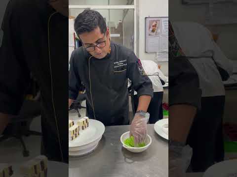 Dual color battern burg #chef #howtomakecakecreamathome #cheffood #chefrecipes #cake