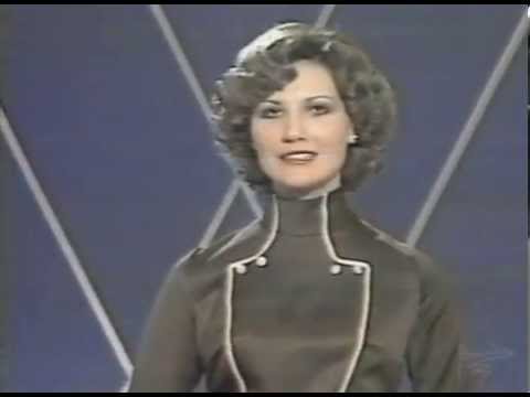 Vera Cvetko - Tamno višnjeve boje šal