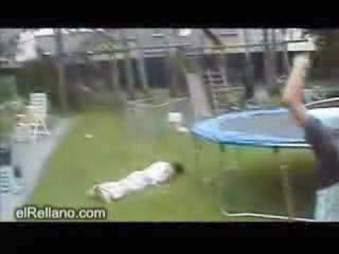 Blooper con la cama elástica