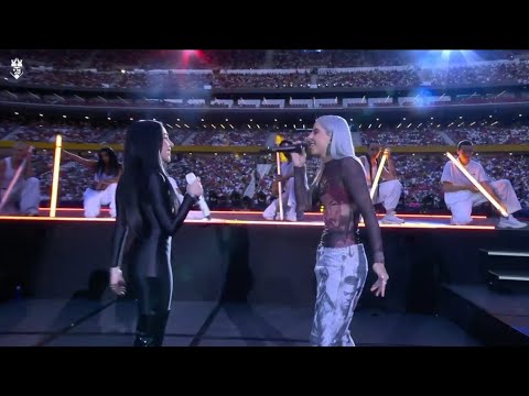 NICKI NICOLE y YOUNG MIKO cantan 8:AM en las finales de la KINGS LEAGUE