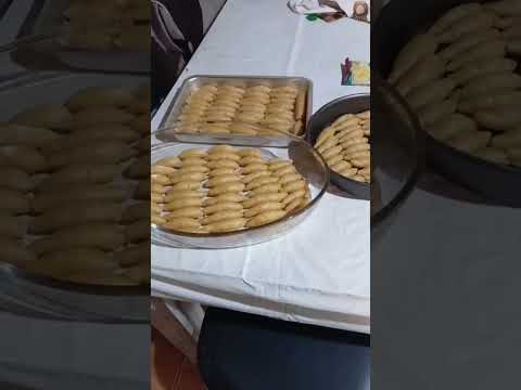 meu esposo fazendo salgadinho onde fazem em Pernambuco ele era padeiro