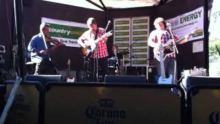 steve passfield band playing she gets me tamworth2011