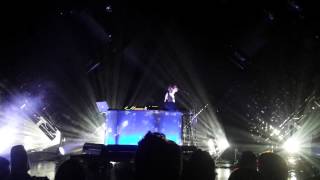 Madeon singing Home @ El Rey Theatre in Los Angeles