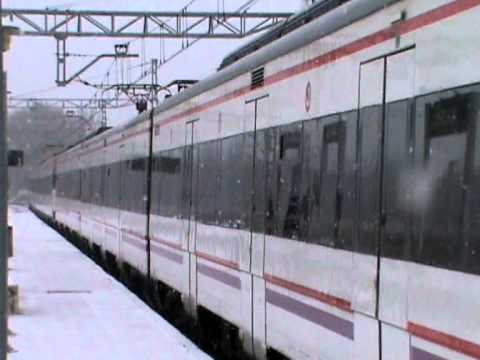 Rodalies R3 -Circulació a Puigcerdà, nevant.