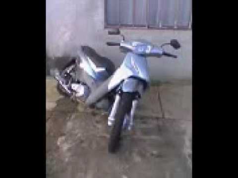 Essa BIZ prata 125 é Show