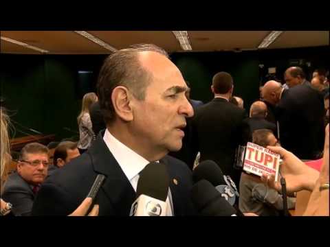 Governo pede ao STF anulação do relatório da comissão do impeachment