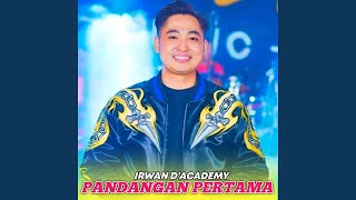 Download lagu PANDANGAN PERTAMA mp3