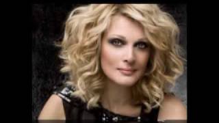 Natasa Theodoridou Mia kokkini grammi