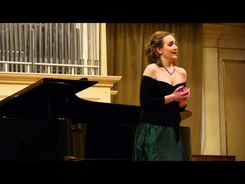 Alexandra Sherman sings: Benjamin Britten. "Down by the Salley Gardens"