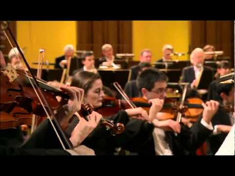 Pablo Heras-Casado conducts Schubert's 'Symphonie Inachevee'