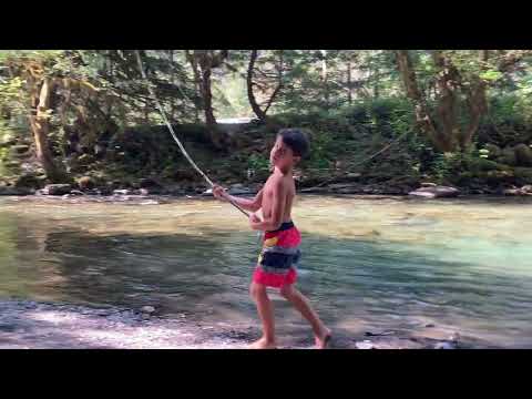 A random spot along the Cowlitz River between the campground and the swimming hole along a deer trail.
