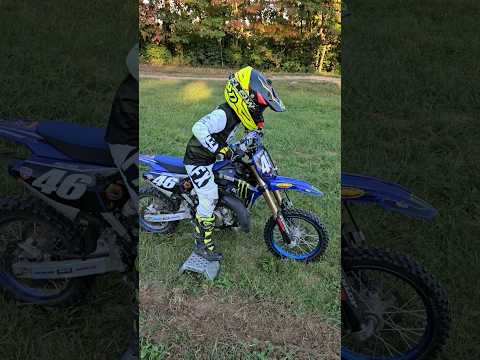 8 Year Old Kid Starting yz 65. #Shorts #moto #dirtbike