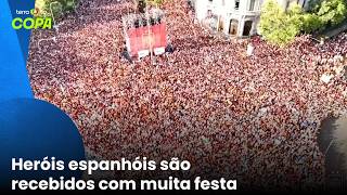 ‘Somos os reis do mundo’: seleção da Espanha arrasta multidão em festa por título da Copa em Madri