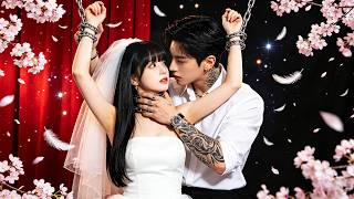 Pour venger mes fiançailles avec son frère,il m’a enfermée 4 ans.Je croyais la haine,c’était l’amour