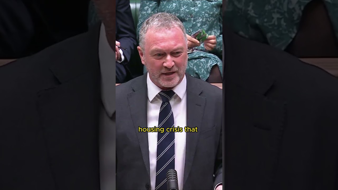 Smiling about homelessness? Heated exchange about housing 🇬🇧 | #politics #uk #british