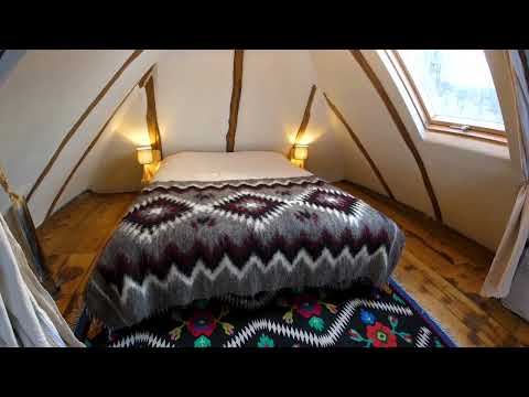 Casa Stramba, Zece Hotare, Suncuius