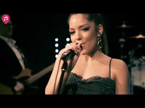 Wedding Band With Female Vocals in London - The Hotliners
