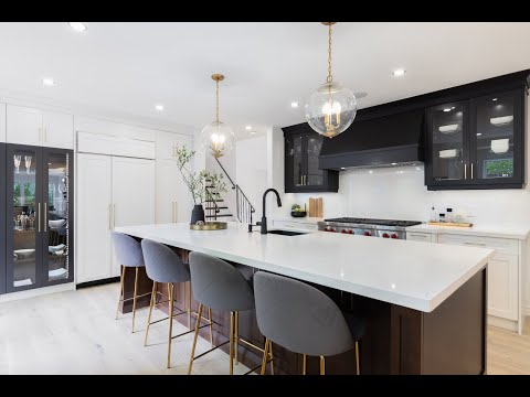 365 Christina Drive, Oakville | Alex Irish & Associates