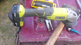 How to change a 89 C1500 tailgate hinge