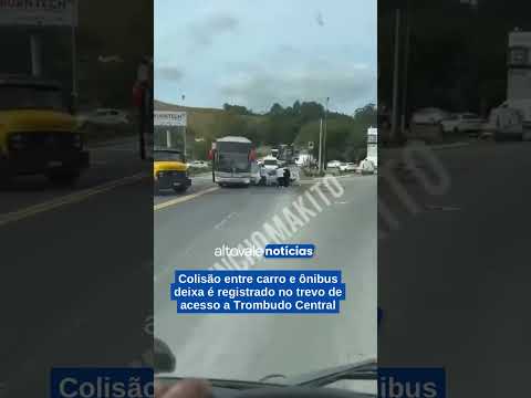 Grave acidente entre um carro e ônibus no trevo de acesso a Trombudo Central, na BR-470. 18/06/26
