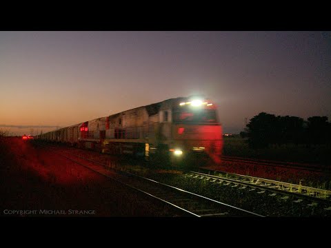 Pacific National 5PM5 Freight Train After Sunset - PoathTV Australian Railways
