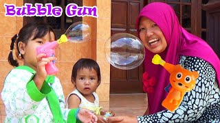 Play Soap Kids Toys Bubble Gun Toy For Kids - Playtime Fun with Zuni and Family