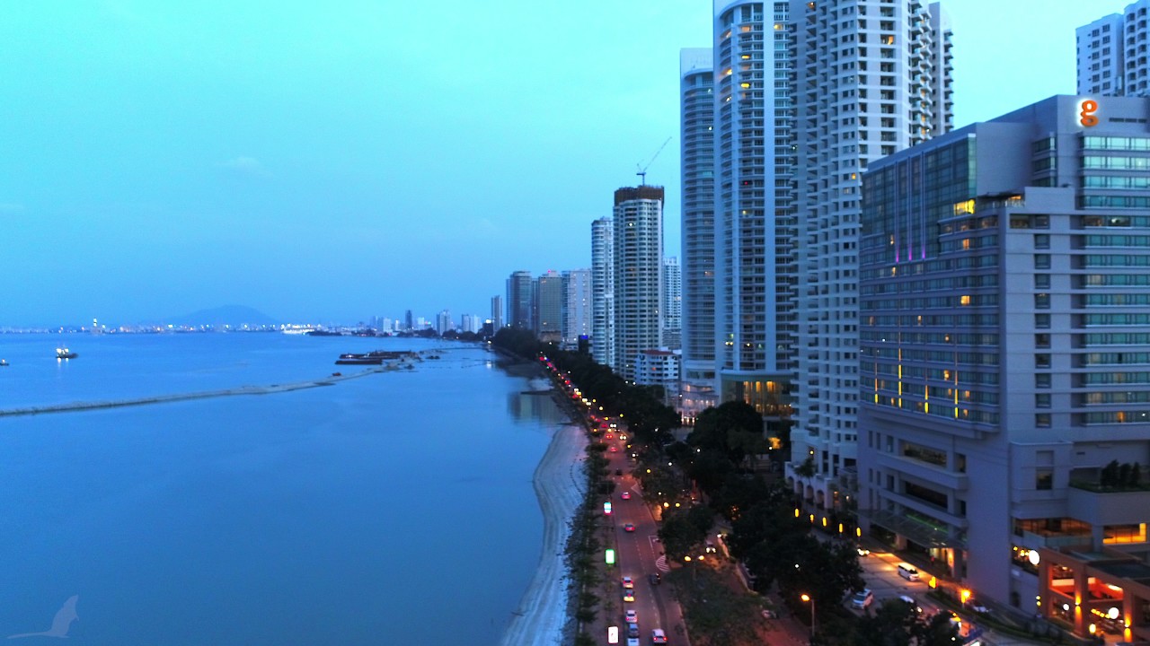Gurney Bay offers the perfect blend of seaside views, city vibes, and foodie delights in Penang