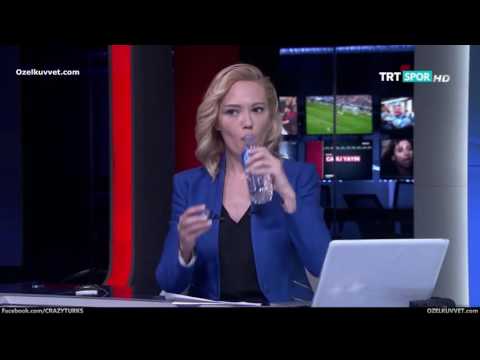 15 Temmuz 2016 - TRT Spikeri Tijen Karaş Darbe Bildirisini Okumadan Önce MUTLAKA İZLE