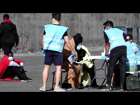 スペイン、グランカナリア島付近で49人の移民を救助 (Spain rescues 49 migrants near Gran Canaria)