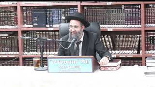 הרב אלמוג לוי :  סדר ארבע פרשיות .זכר למחצית השקל . (כולל חזון עובדיה) - התמונה מוצגת ישירות מתוך אתר האינטרנט יוטיוב. זכויות היוצרים בתמונה שייכות ליוצרה. קישור קרדיט למקור התוכן נמצא בתוך דף הסרטון