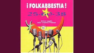Kadr z teledysku Tre briganti e tre somari tekst piosenki Folkabbestia