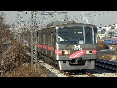 [4K] Seoul Transportation Corporation (Seoul Metro) Linha 8 Carro primário da série 8000 (GEC Alstom GTO-VVVF), carro secundário da série 8000 (Toshiba IGBT-VVVF) Coleção de cenas de chegada/partida/condução + Vídeo de passeio (som de viagem))