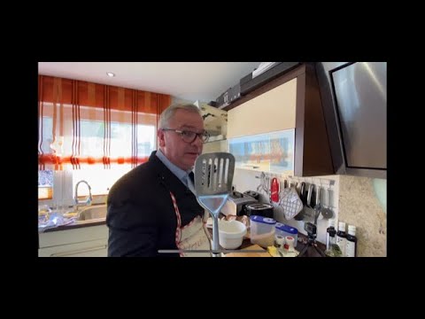 Homecooking: Jürgen B. Hausmann macht Frikadellen, Bulleten oder auch Fleischpflanzerl genannt.