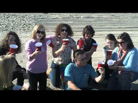 download lagu mp3 mp4 Red Solo Cup Decomposable, download lagu Red Solo Cup Decomposable gratis, unduh video klip Red Solo Cup Decomposable