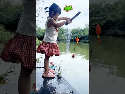 Little Girl Casts a Net and Everyone Was Shocked 🤯 #shortvideo #shorts #fishing #fish #machhali