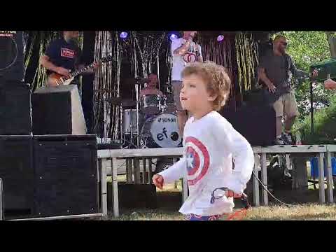even flow - even flow (90´s tribute band) play the songs Rearviewmirror by  