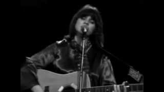 Linda Ronstadt - I Can&#39; Help It (If I&#39;m Still In Love With You) - 12/6/1975 (Official)