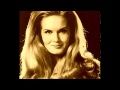 Lynn Anderson - Lie A Little