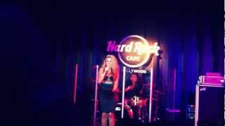 Haley Reinhart - Hit the ground runnin&#39; [Live] @ Hard Rock Cafe