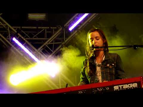Holly Miranda - Everytime I go to sleep @ Festival De Affaire - (2/6)