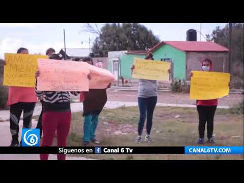 Habitantes de Villa de Ramos, San Luis Potosí, protestan para exigir apoyos alimenticios y de salud