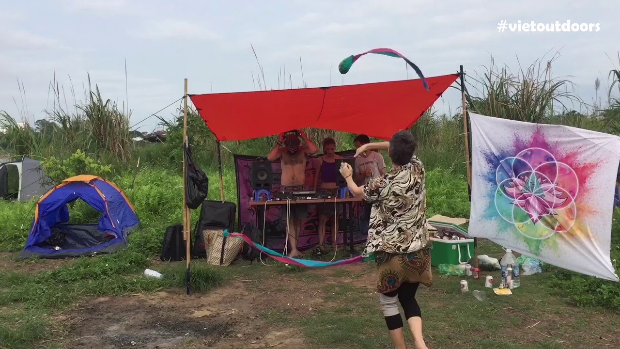 Explore the captivating visuals of Banana Island!