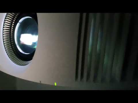 Sony VPL-VW590 - Fiepen