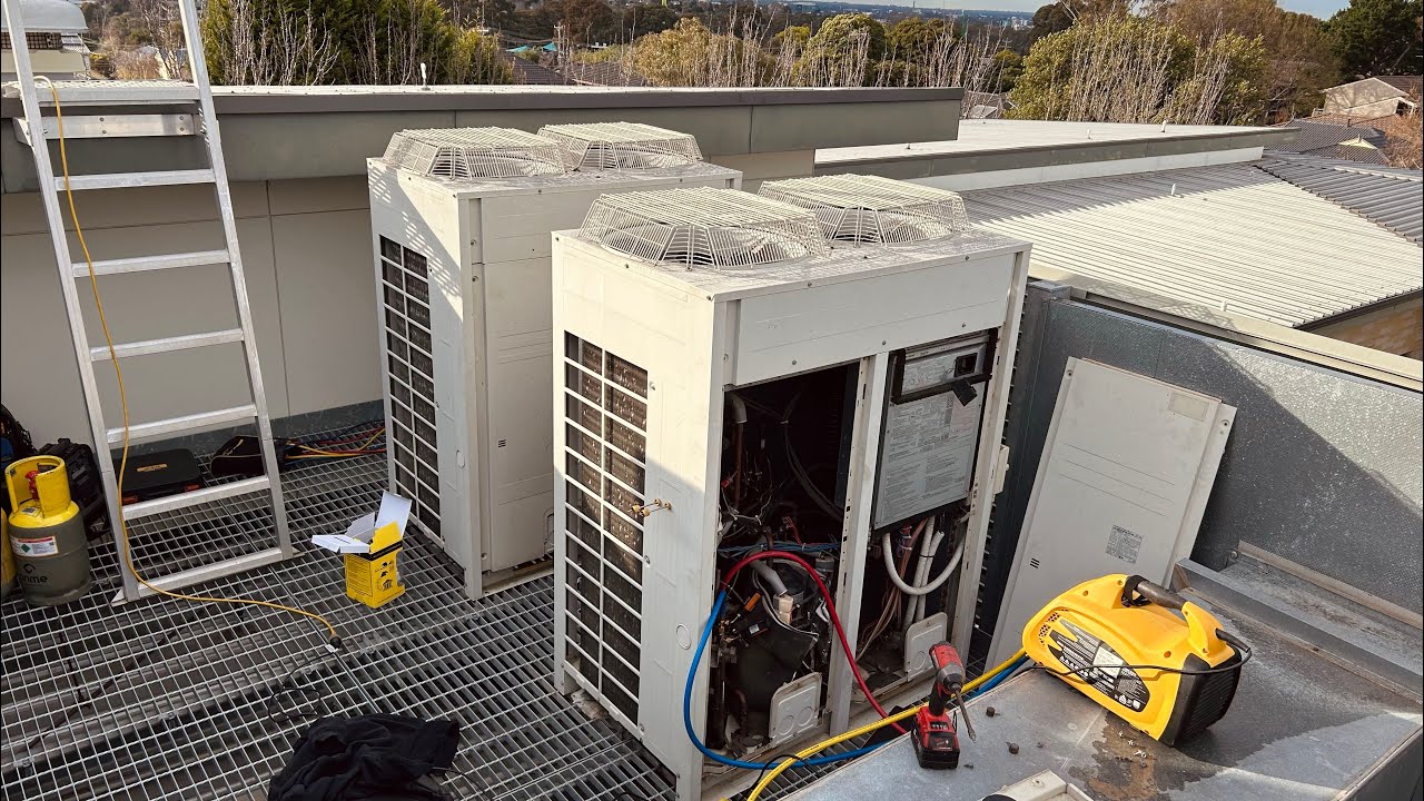 Daikin VRV III / Inverter Compressor & PCB Replacement on a VRV System - Part 1