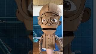 Vamos fazer um Blippi de papelão! 📐🪢 Artes em casa!