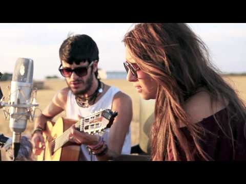 LUZ Fran Mariscal y Adriana Moragues .